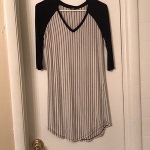 Long Striped Quarter-Length Sleeve Baseball Shirt